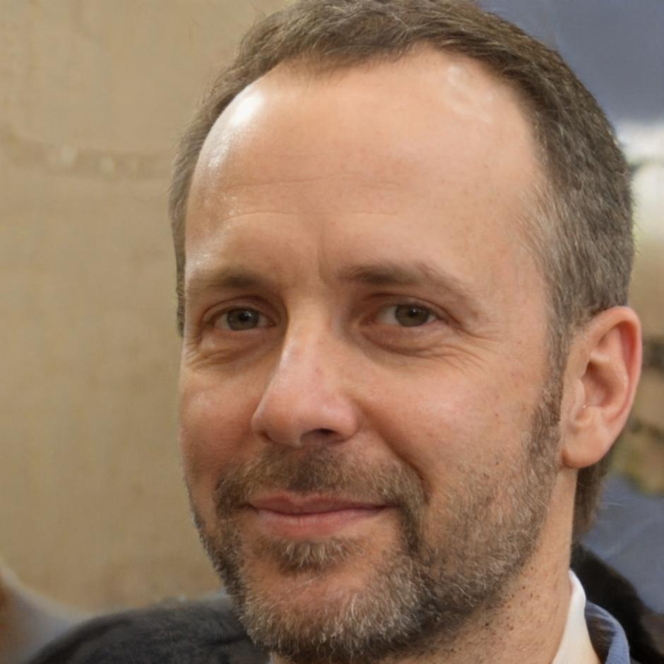 Thomas Laurent, Analyste Principal en Prévisions